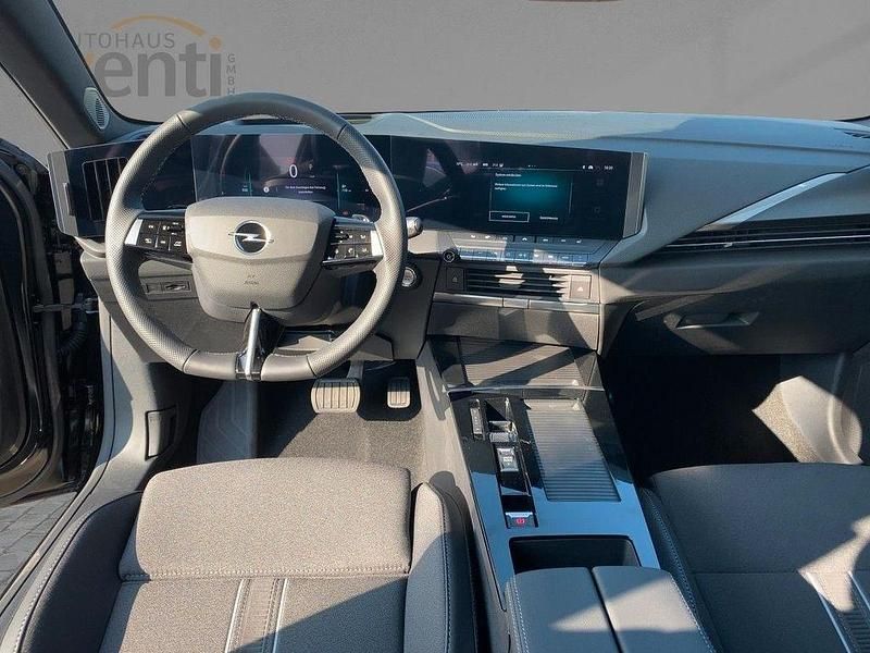 Neu Opel Astra 131 PS (96 kW) 2025 Schwarz Limousine