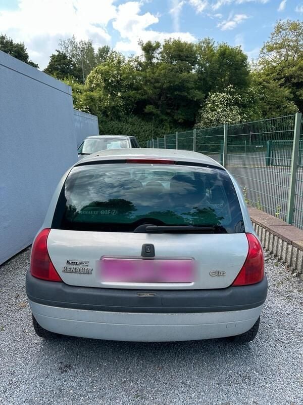 Silber Gebraucht 2000 Renault Clio II Kleinwagen | 1.500 € (Superpreis) - Bild 1/4