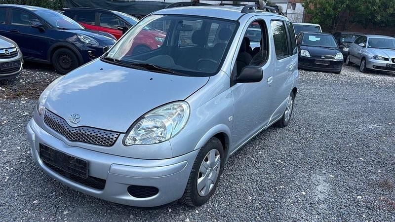 Silber Gebraucht 2003 Toyota Yaris Verso Sol Van / Kleinbus | 1.700 € (Guter Preis) - Bild 1/4