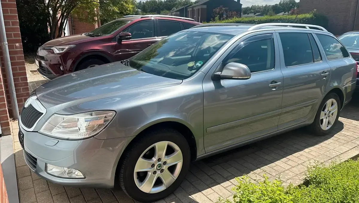 Gebraucht Skoda Octavia 105 PS (77 kW) 2012 Silber Kombi