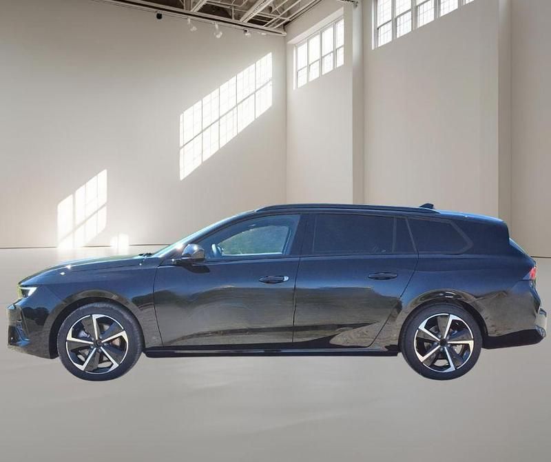 Gebraucht Opel Astra 131 PS (96 kW) 2024 Schwarz Kombi