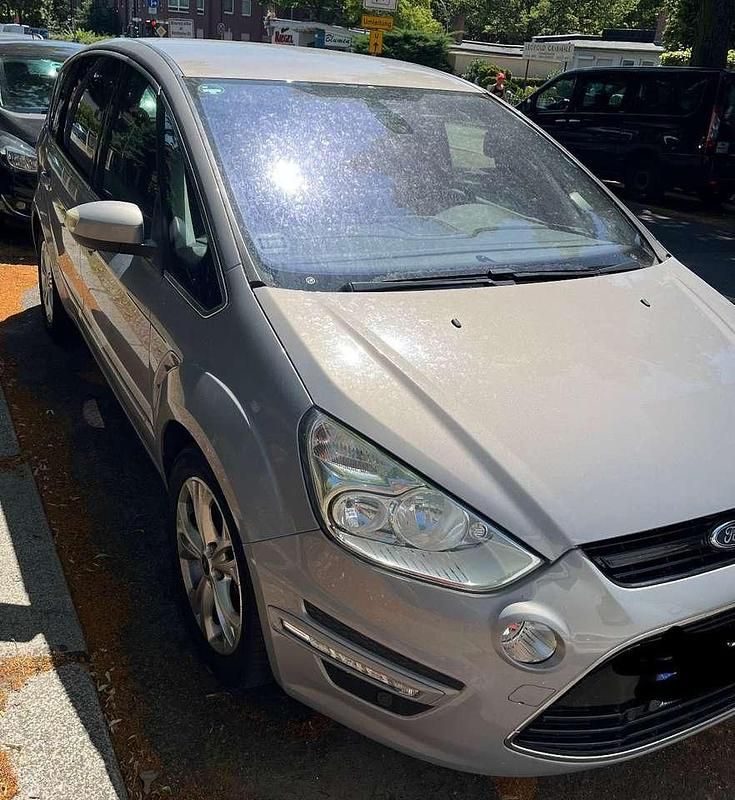 Grau Gebraucht 2012 Ford S-MAX Titanium Van / Kleinbus | 5.800 € (Superpreis) - Bild 1/4