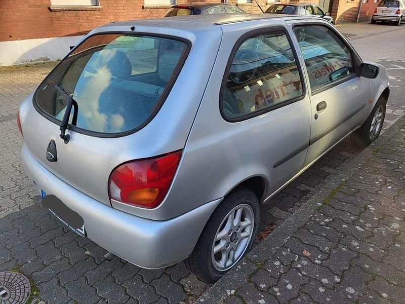 Gebraucht Ford Fiesta Style 75 PS (55 kW) 1999 Silber Kleinwagen