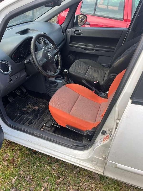 Gebraucht Mitsubishi Colt Invite 95 PS (69 kW) 2008 Weiß Limousine