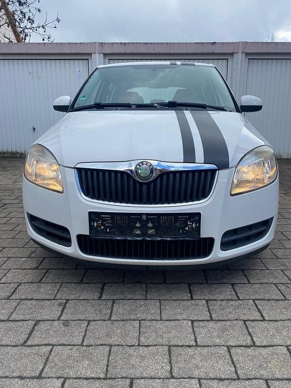 Gebraucht Skoda Fabia 70 PS (51 kW) 2009 Weiß Kleinwagen