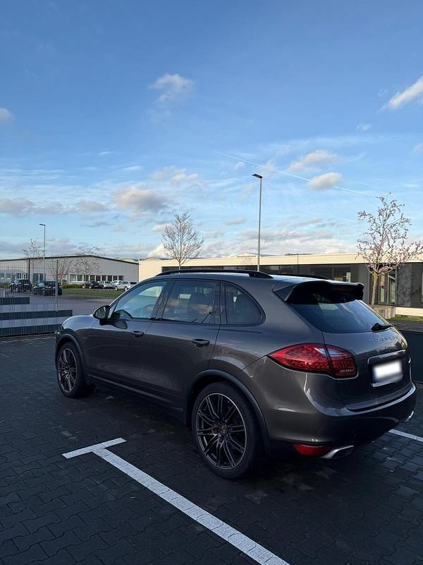 Gebraucht Porsche Cayenne 245 PS (180 kW) 2012 Braun SUV