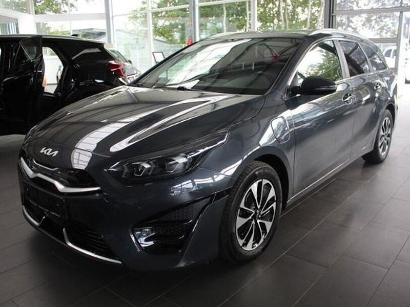 Grau Gebraucht 2021 Kia Ceed Sportswagon Spirit Kombi | 22.990 € (Etwas zu teuer) - Bild 1/4