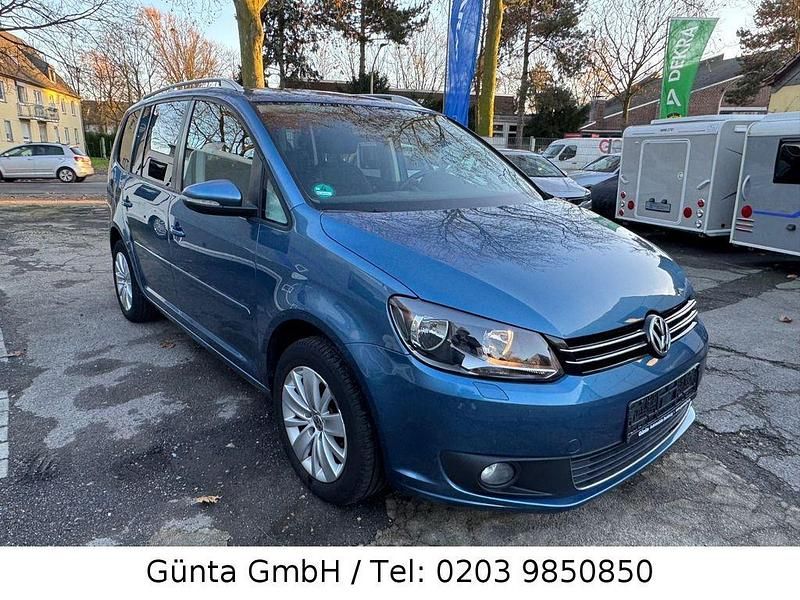 Blau Gebraucht 2014 VW Touran Style Van / Kleinbus | 10.800 € (Fairer Preis) - Bild 1/4