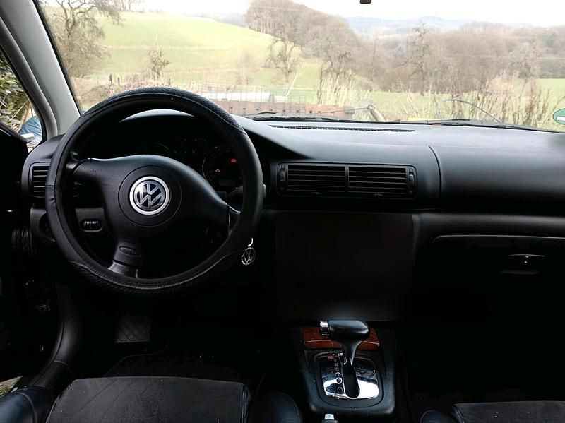 Gebraucht VW Passat 115 PS (84 kW) 2001 Schwarz Kombi