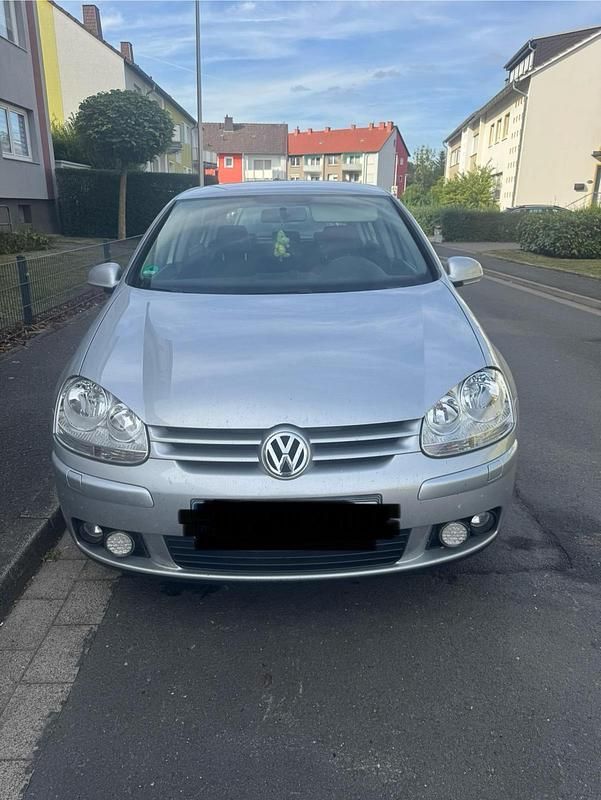 Silber Gebraucht 2006 VW Golf V Kleinwagen | 5.000 € (Etwas zu teuer) - Bild 1/4