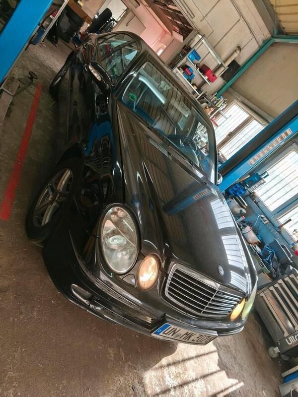 Schwarz Gebraucht 2006 Mercedes E280 Limousine | 800 € - Bild 1/4