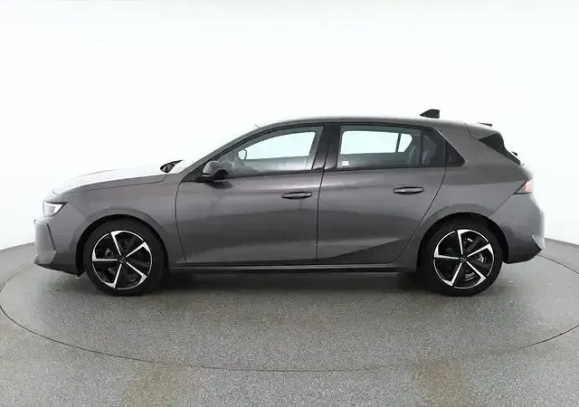 Gebraucht Opel Astra 131 PS (96 kW) 2024 Platinumgraumet. Kleinwagen