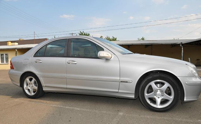 Gebraucht Mercedes 200 Avantgarde 158 PS (116 kW) 2001 Silber metallic Limousine