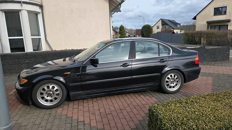 Gebraucht BMW 323 174 PS (127 kW) 2002 Schwarz Limousine