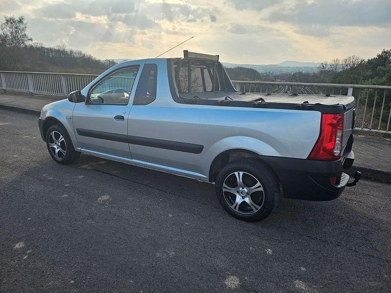 Second-hand Dacia Logan 87 CP (63 kW) 2010 Argintiu SUV
