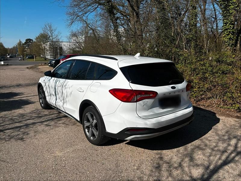 Gebraucht Ford Focus Active 125 PS (91 kW) 2019 Weiß Kombi
