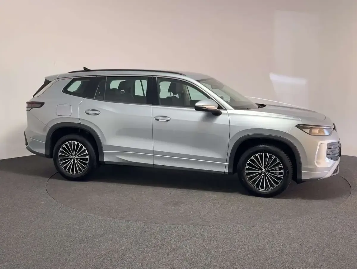 Gebraucht VW Tayron Life 150 PS (110 kW) 2025 Silber SUV