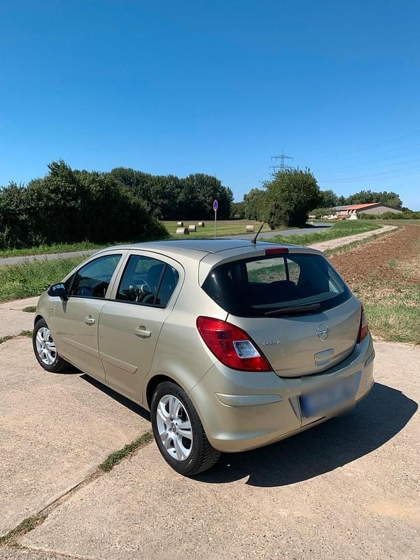 Gebraucht Opel Corsa 90 PS (66 kW) 2006 Gold Kleinwagen