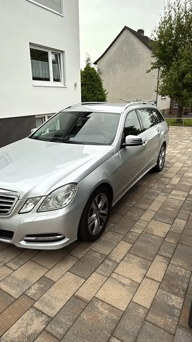 Gebraucht Mercedes E350 Avantgarde 231 PS (169 kW) 2010 Silber Kombi