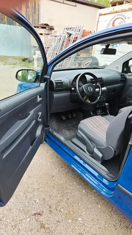 Occasion VW Fox 75 ch (55 kW) 2005 Bleue Citadine