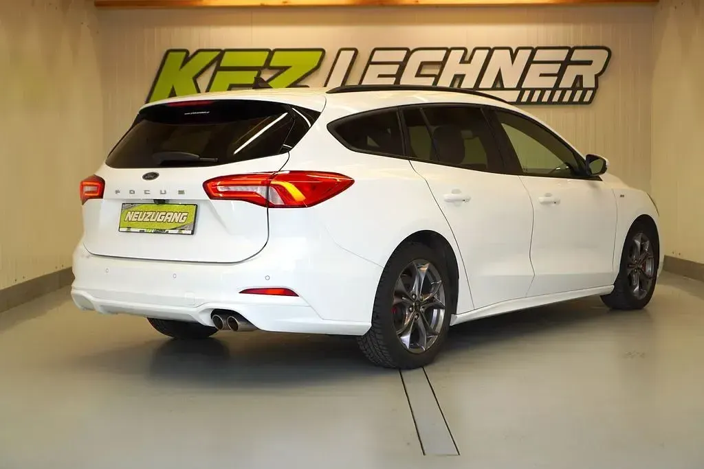 Gebraucht Ford Focus ST 120 PS (88 kW) 2021 Weiß Limousine