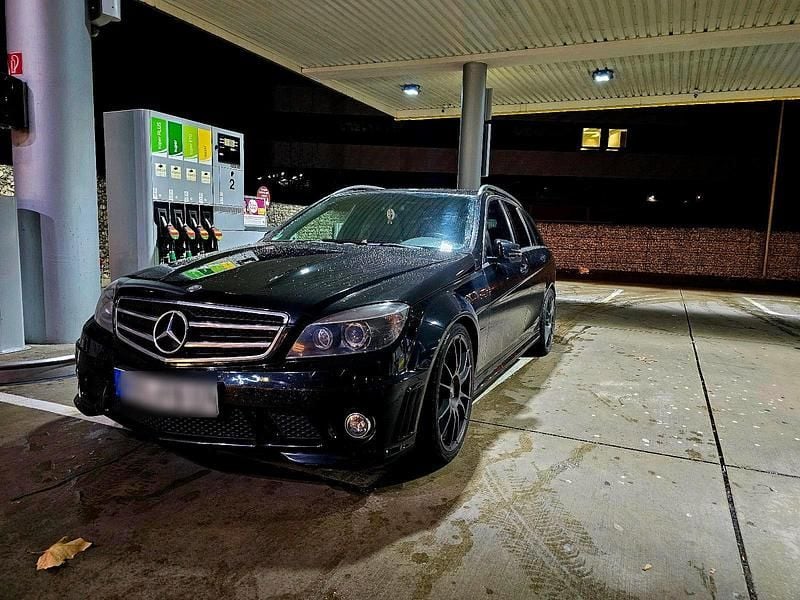 Schwarz Gebraucht 2010 Mercedes C63 AMG AMG Kombi | 26.199 € (Etwas zu teuer) - Bild 1/4