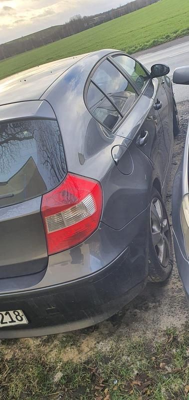Gebraucht BMW 116 116 PS (85 kW) 2004 Grau Kleinwagen