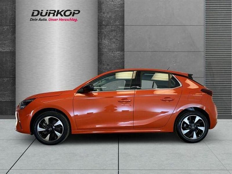 Gebraucht Opel Corsa-e Elegance 100 kW (136 PS) 2022 Power orange/dynamik orange (metallic) Kleinwagen