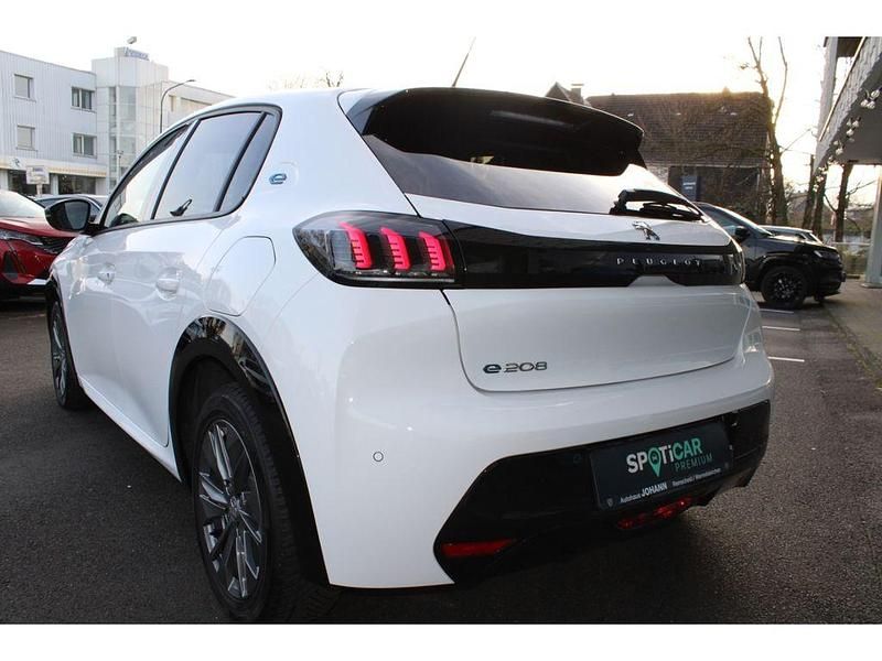 Gebraucht Peugeot 208 Allure 100 kW (136 PS) 2023 Weiss Kleinwagen