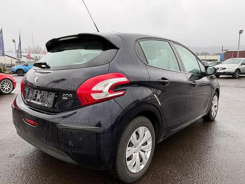 Gebraucht Peugeot 208 Active 82 PS (60 kW) 2015 Blau Kleinwagen