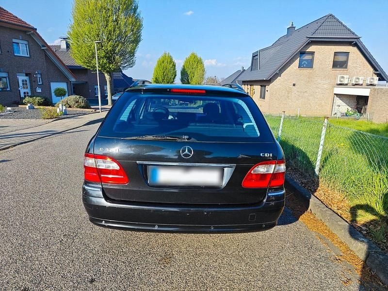 Usata Mercedes E320 Avantgarde 224 CV (164 kW) 2004 Nero Station wagon