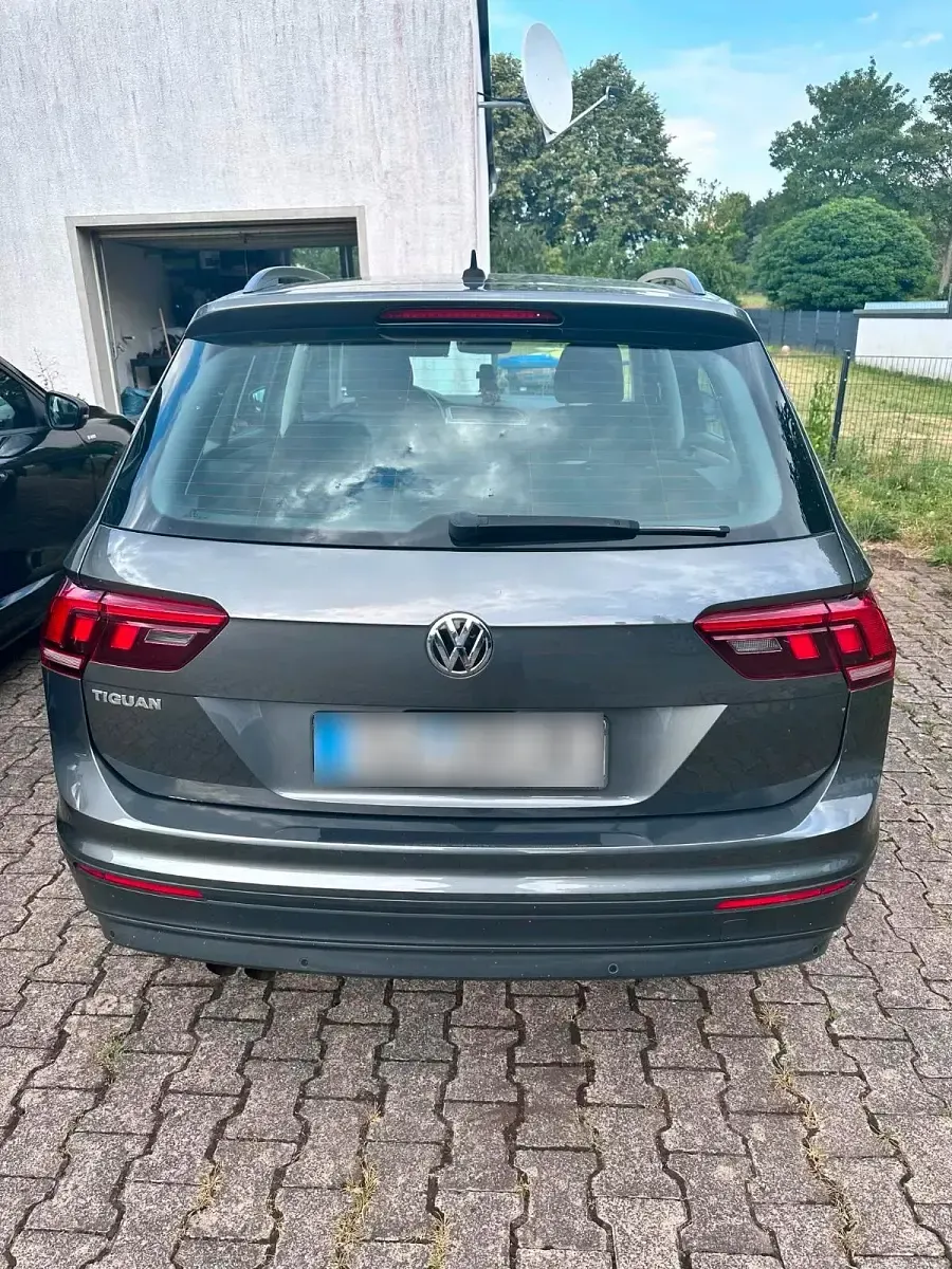 Gebraucht VW Tiguan 150 PS (110 kW) 2018 Grau SUV