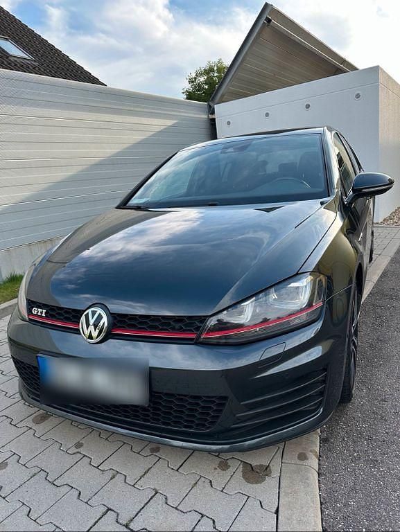 Grau Gebraucht 2016 VW Golf VII GTI Limousine | 15.400 € (Guter Preis) - Bild 1/4