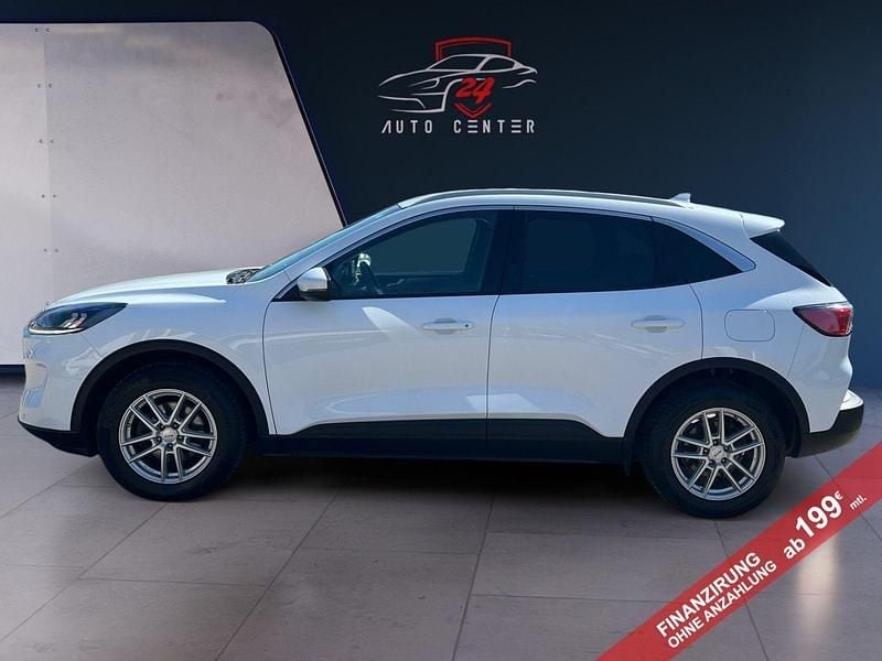 Gebraucht Ford Kuga Titanium 120 PS (88 kW) 2022 Weiß SUV