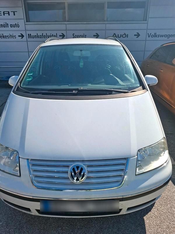 Weiß Gebraucht 2007 VW Sharan Van / Kleinbus | 3.500 € (Fairer Preis) - Bild 1/4