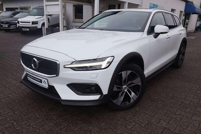 Ice white Gebraucht 2022 Volvo V60 CC Pro Kombi | 25.990 € (Fairer Preis) - Bild 1/2