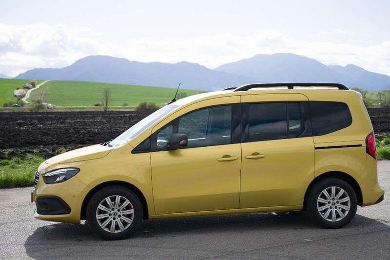 Gelb Gebraucht 2022 Mercedes Citan 110 Kombi | 18.000 € (Guter Preis) - Bild 1/4