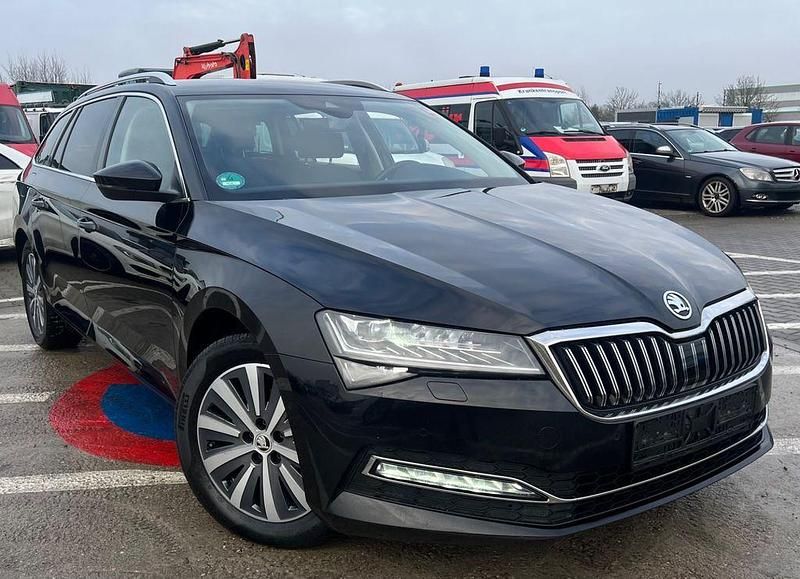 Schwarz Gebraucht 2022 Skoda Superb Style Kombi | 17.900 € (Guter Preis) - Bild 1/4
