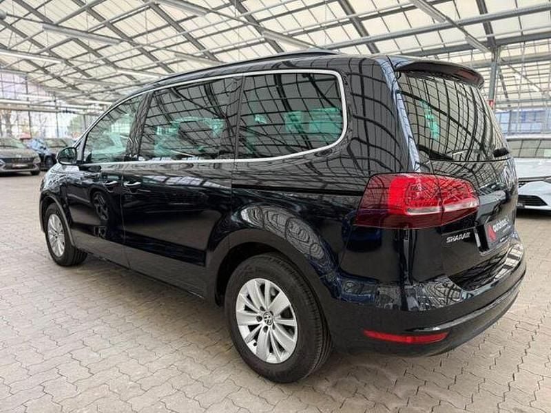 Gebraucht VW Sharan Comfortline 150 PS (110 kW) 2021 Schwarz Van / Kleinbus