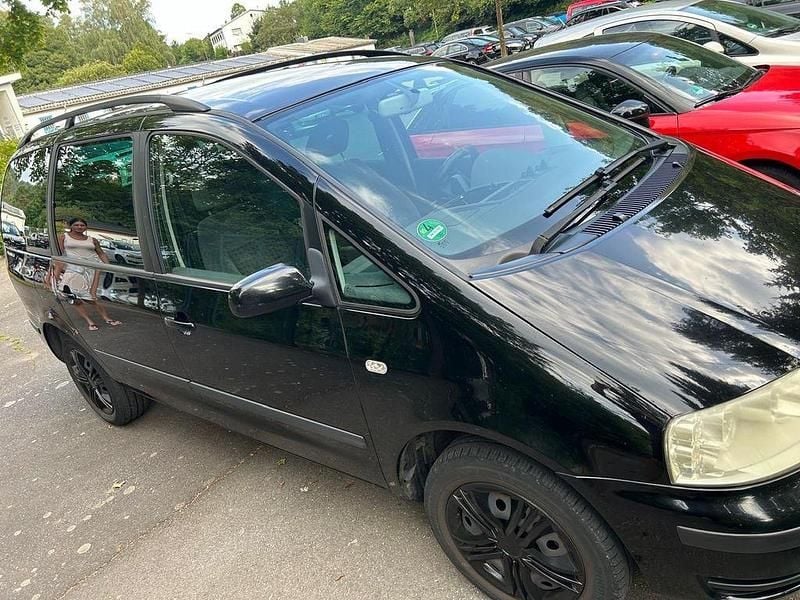 Schwarz Gebraucht 2003 VW Sharan Family Van / Kleinbus | 2.850 € (Fairer Preis) - Bild 1/4