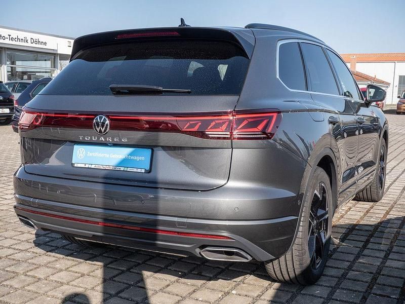 Gebraucht VW Touareg Edition 286 PS (210 kW) 2023 Grau / siliziumgrau (metallic) SUV