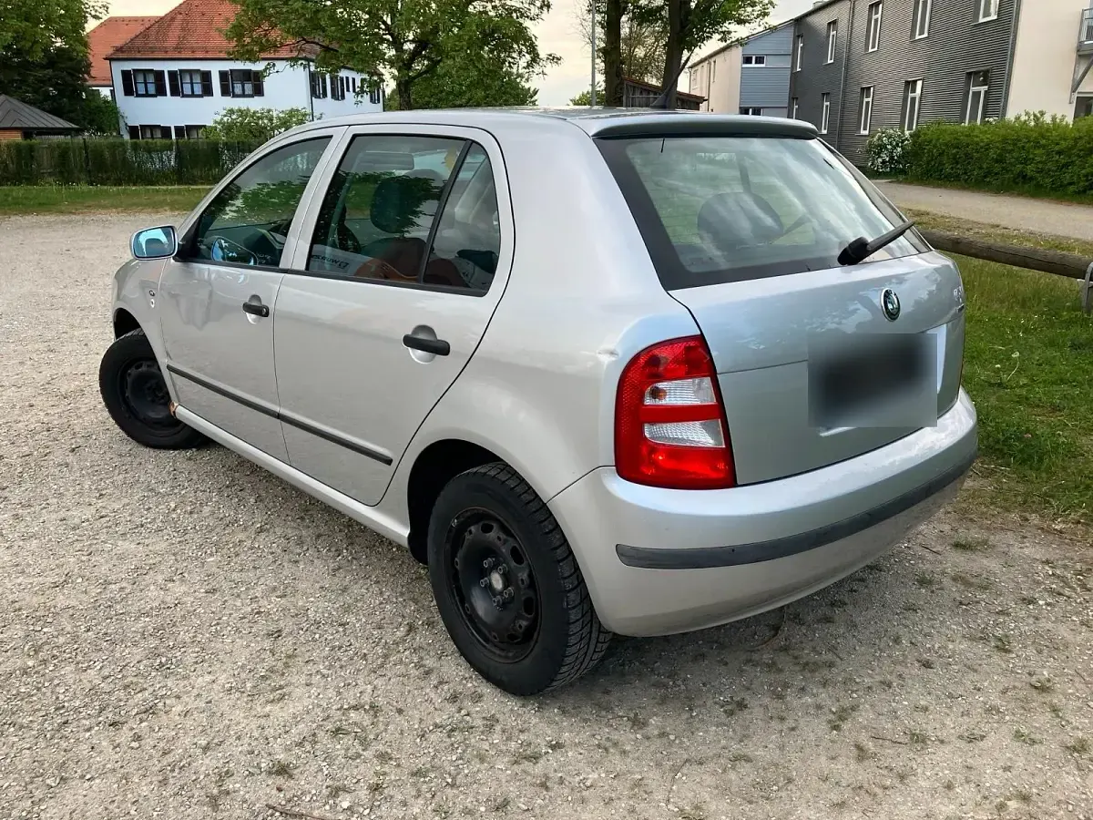 Gebraucht Skoda Fabia 75 PS (55 kW) 2002 Silber Kleinwagen