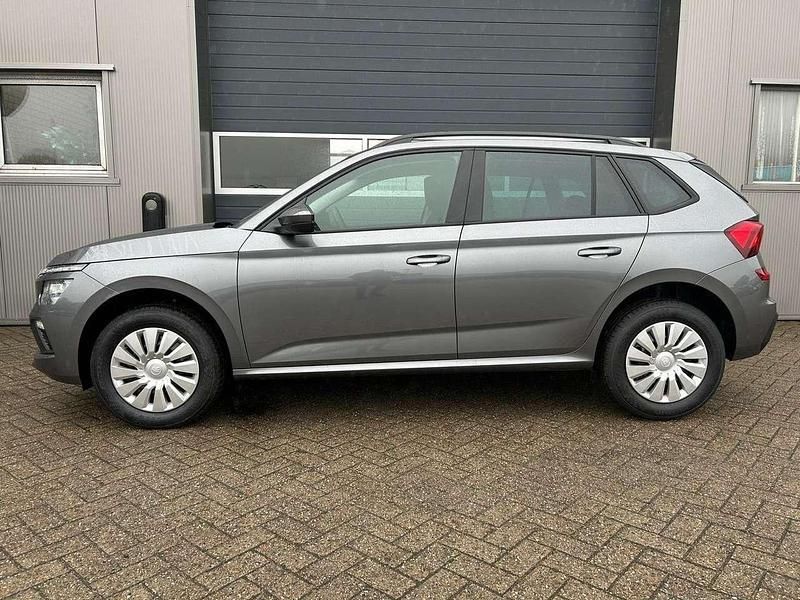 Graphit grau metallic Neu 2025 Skoda Kamiq Selection SUV | 25.090 € (Guter Preis) - Bild 1/4