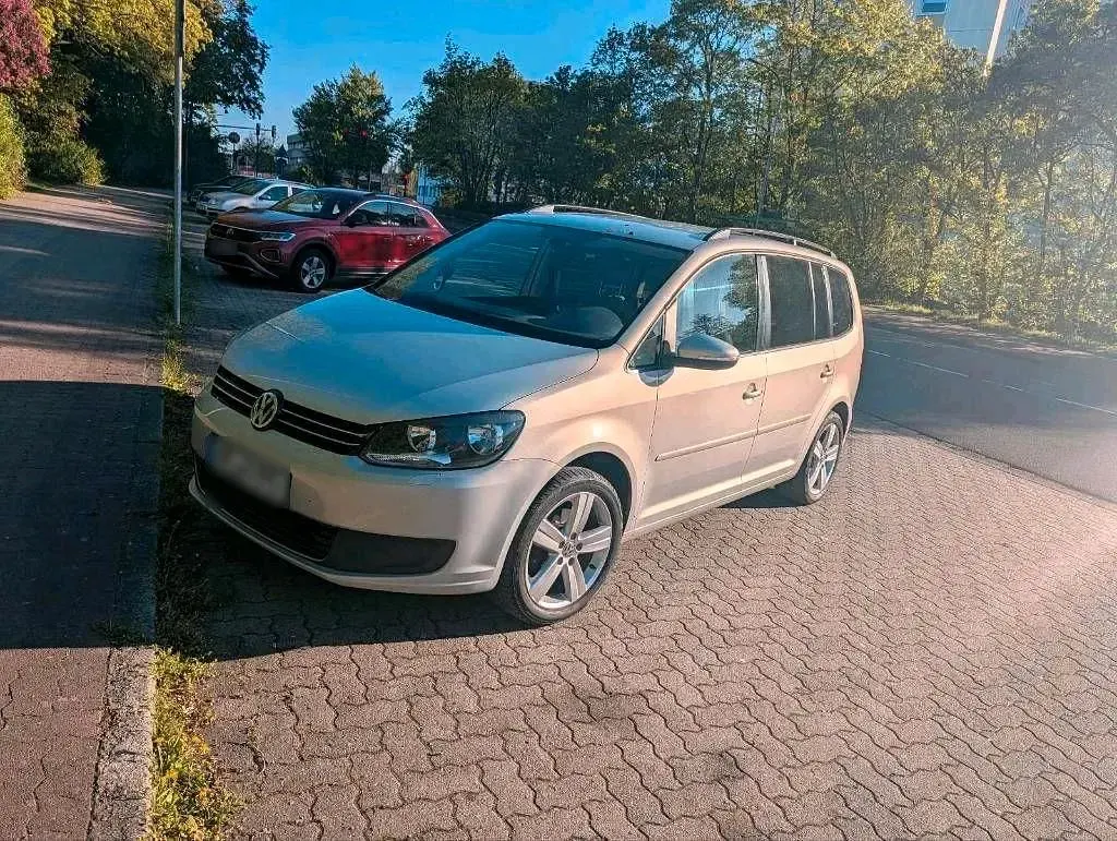 Gebraucht VW Touran 140 PS (102 kW) 2011 Grau Van / Kleinbus