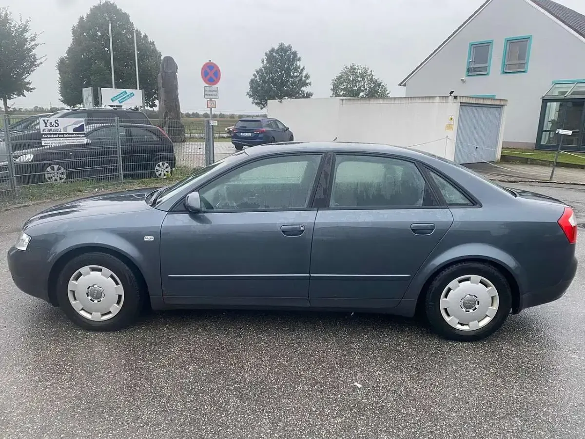 Gebraucht Audi A4 131 PS (96 kW) 2003 Grau Limousine