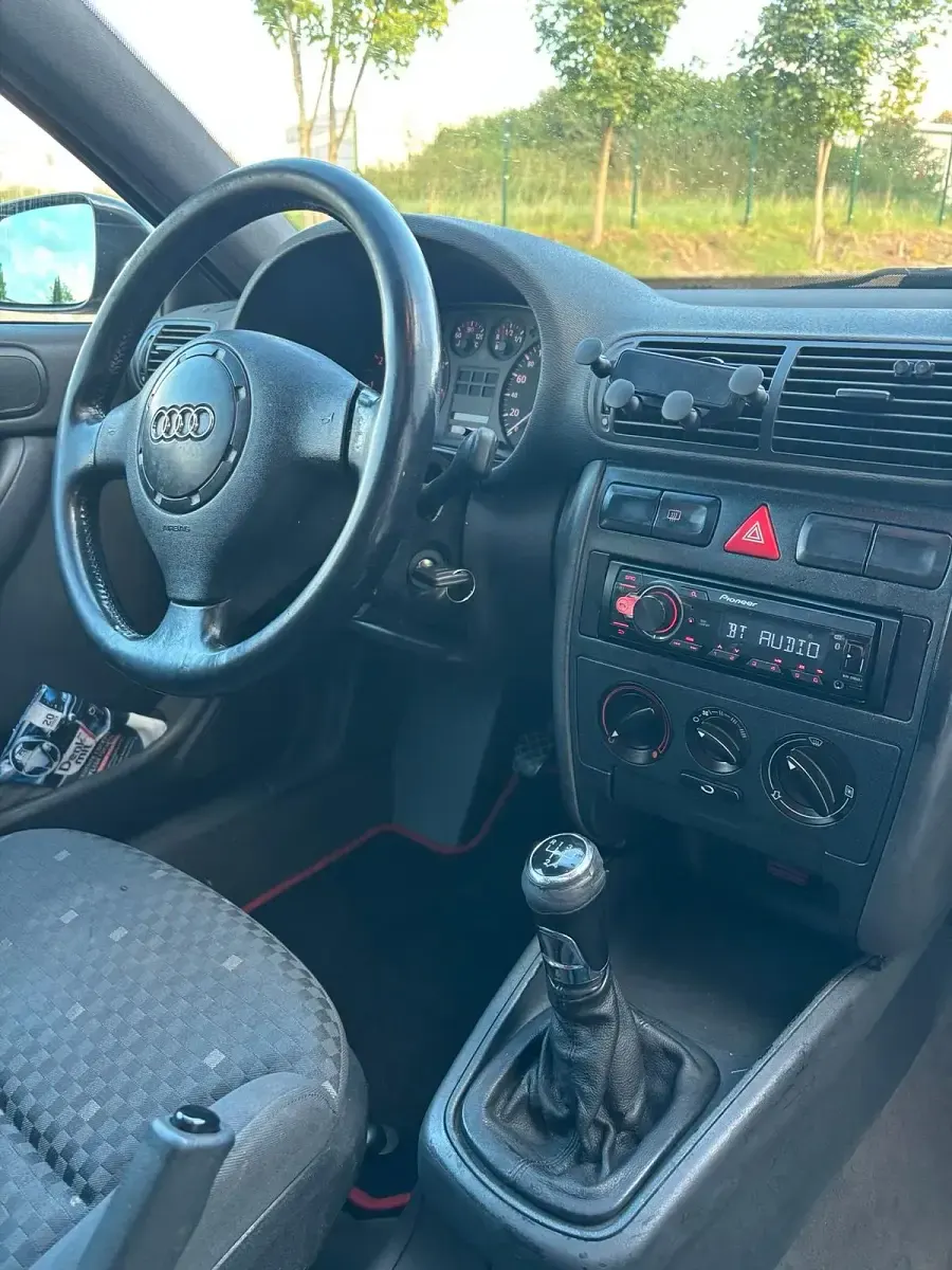 Gebraucht Audi A3 101 PS (74 kW) 1997 Schwarz Kleinwagen
