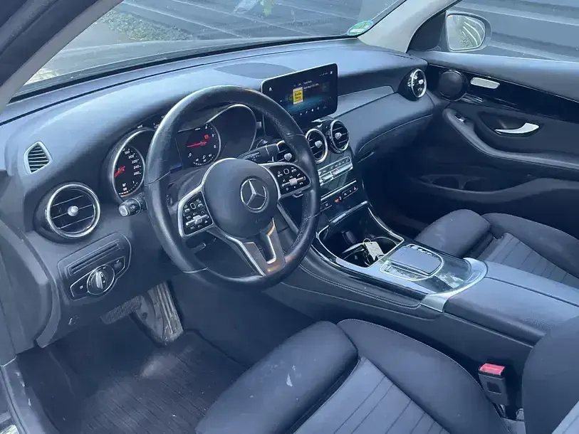 Gebraucht Mercedes GLC220 194 PS (142 kW) 2020 Schwarz schwarz  unilack SUV