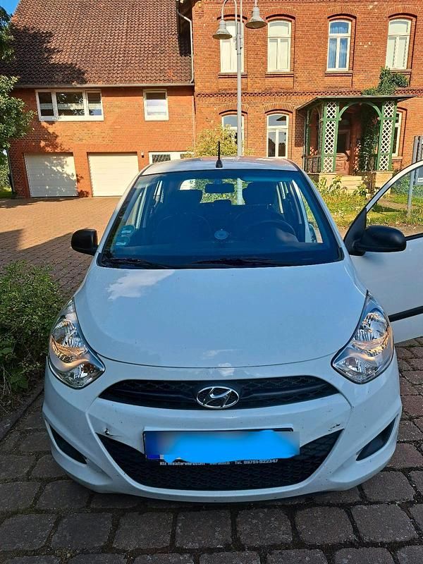 Weiß Gebraucht 2012 Hyundai i10 Kleinwagen | 2.500 € (Fairer Preis) - Bild 1/4