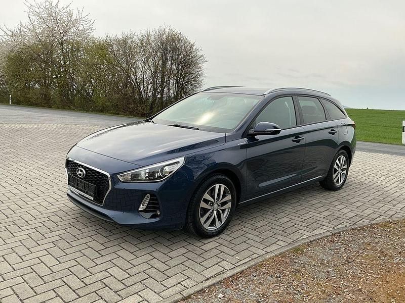 Gebraucht Hyundai i30 140 PS (102 kW) 2017 Blau Kombi