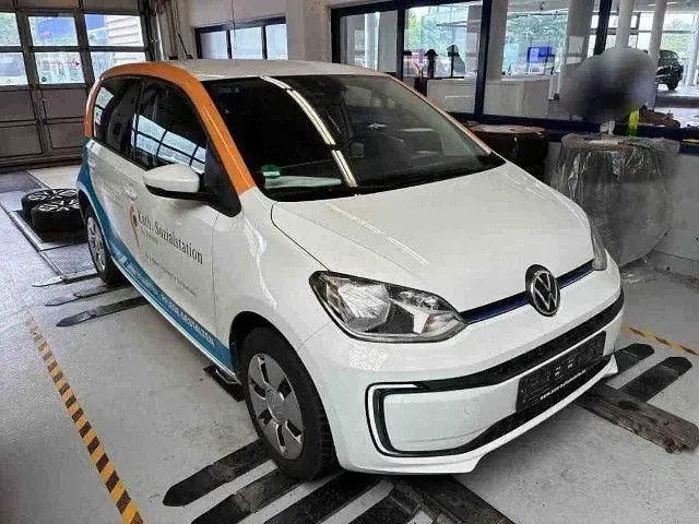 Gebraucht VW e-up! Edition 61 kW (83 PS) 2023 Weiß Kleinwagen
